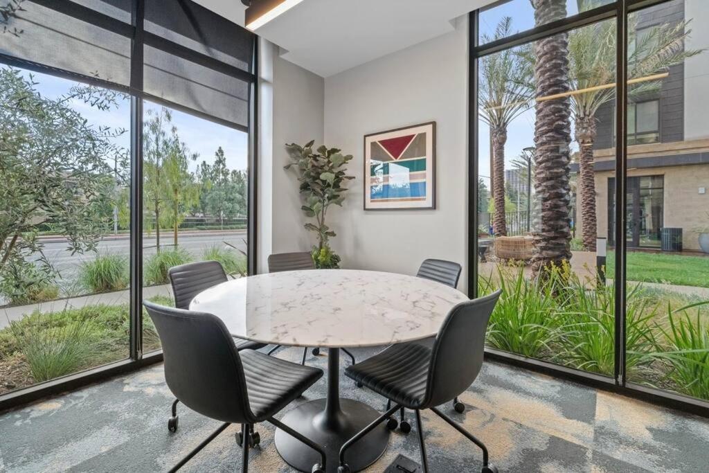 Luxury Modern Condo In Irvine Σάντα Άνα Εξωτερικό φωτογραφία